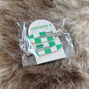 Innisfree no crease Clips - new